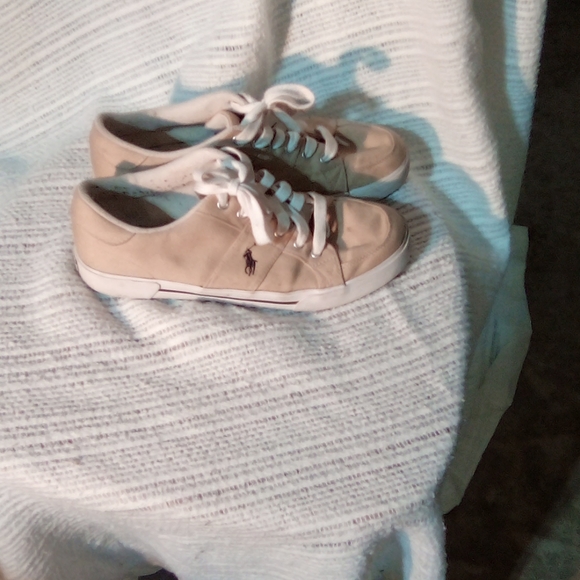 Polo - Picture 2 of 5